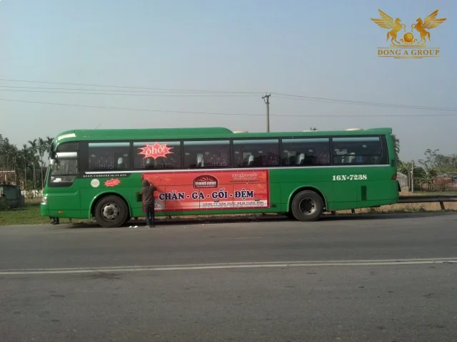thiet ke thi cong dan quang cao tren xe khach lien tinh 